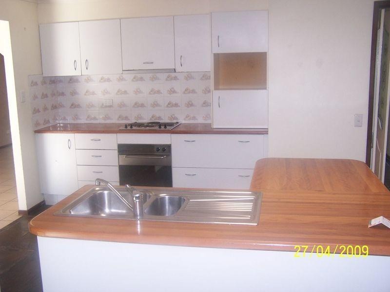 6 Grecian Street, Regents Park QLD 4118