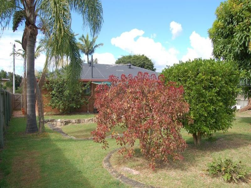 25 Flinders Drive, Boronia Heights QLD 4124