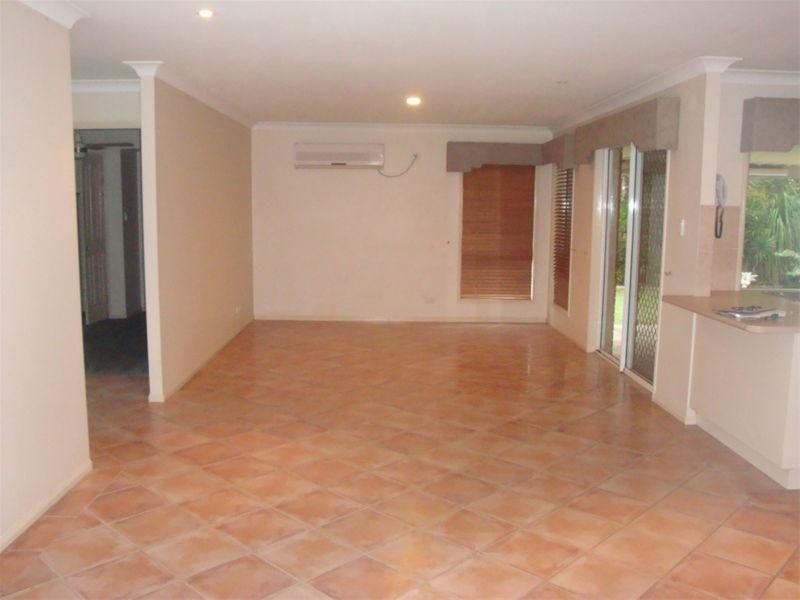 Regents Park QLD 4118