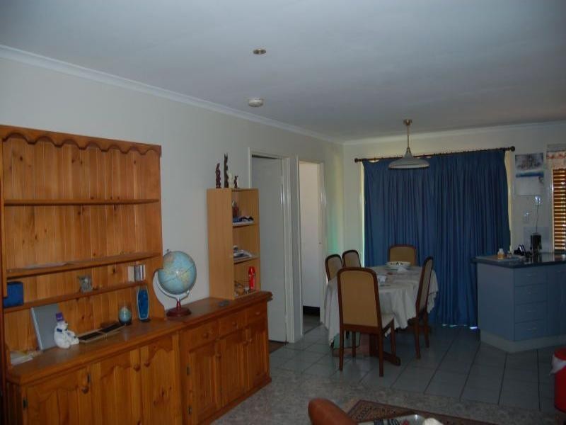77 Middle Road, Hillcrest QLD 4118