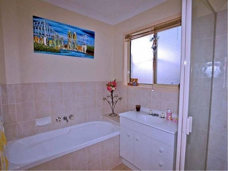 1/5 Billabong Drive, Crestmead QLD 4132