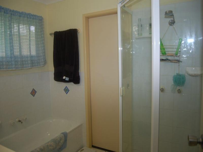 8 Clonmel Street, Regents Park QLD 4118