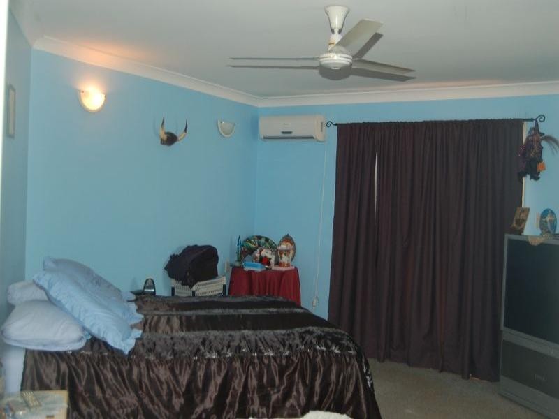 14-16 Holyrood Court, Munruben QLD 4125