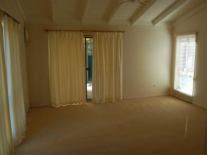 Regents Park QLD 4118