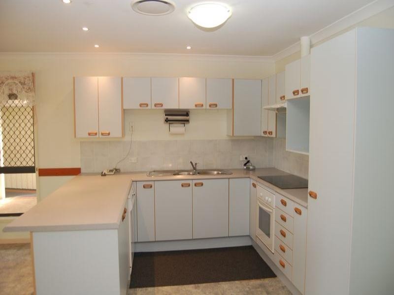 5 Hillview Drive, Hillcrest QLD 4118