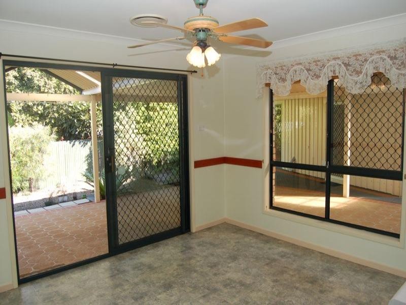 5 Hillview Drive, Hillcrest QLD 4118