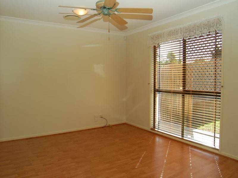 5 Hillview Drive, Hillcrest QLD 4118