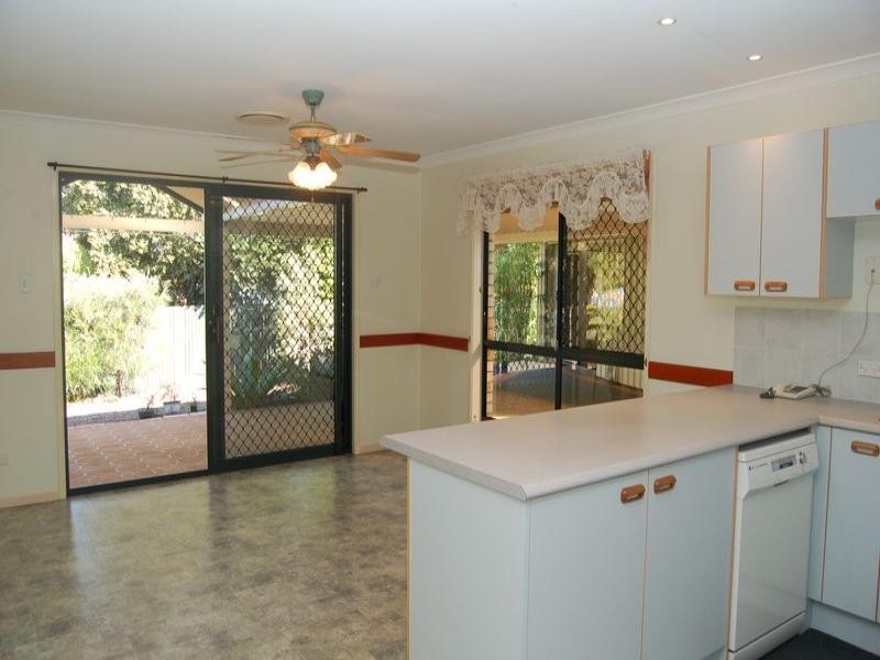 5 Hillview Drive, Hillcrest QLD 4118