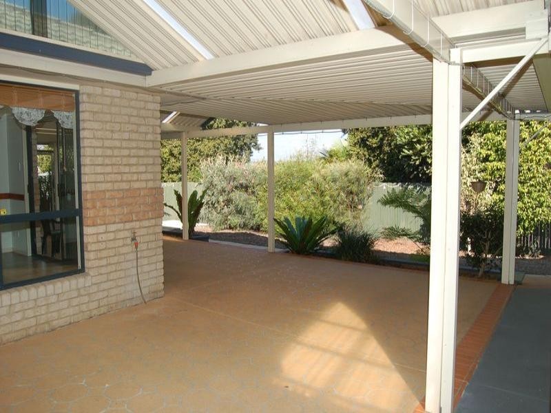 5 Hillview Drive, Hillcrest QLD 4118