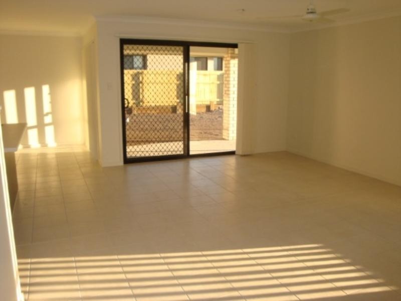 8 Devereaux, Boronia Heights QLD 4124