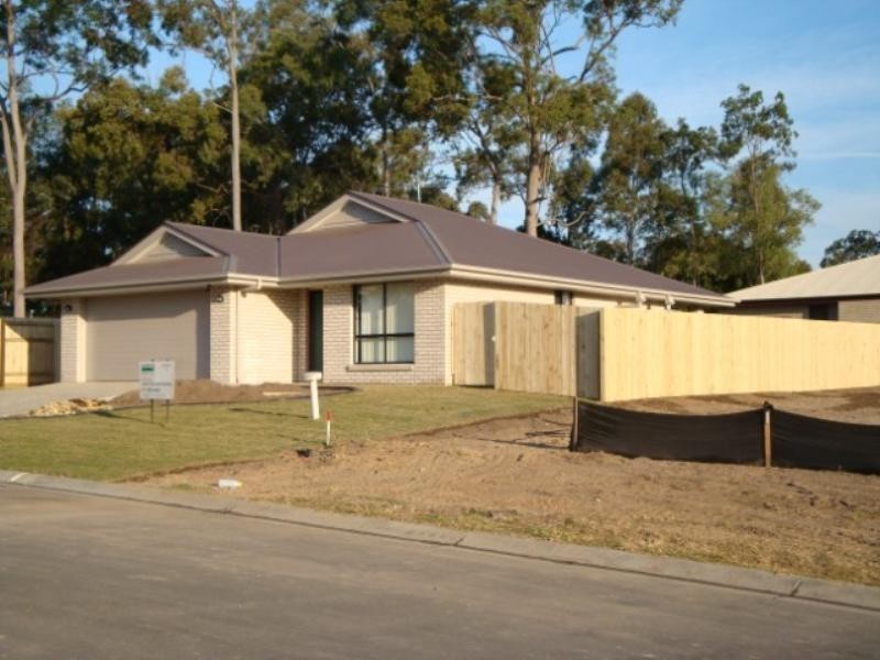 8 Devereaux, Boronia Heights QLD 4124