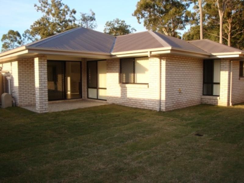 8 Devereaux, Boronia Heights QLD 4124