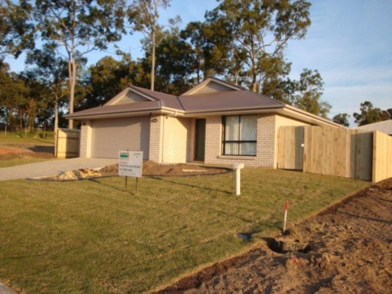 8 Devereaux, Boronia Heights QLD 4124