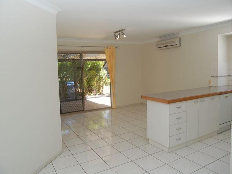 15 Gingko Crescent, Regents Park QLD 4118