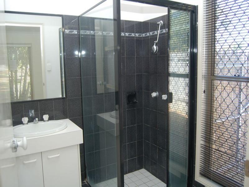 15 Gingko Crescent, Regents Park QLD 4118