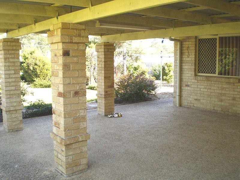 8 Mandeville Place, Regents Park QLD 4118