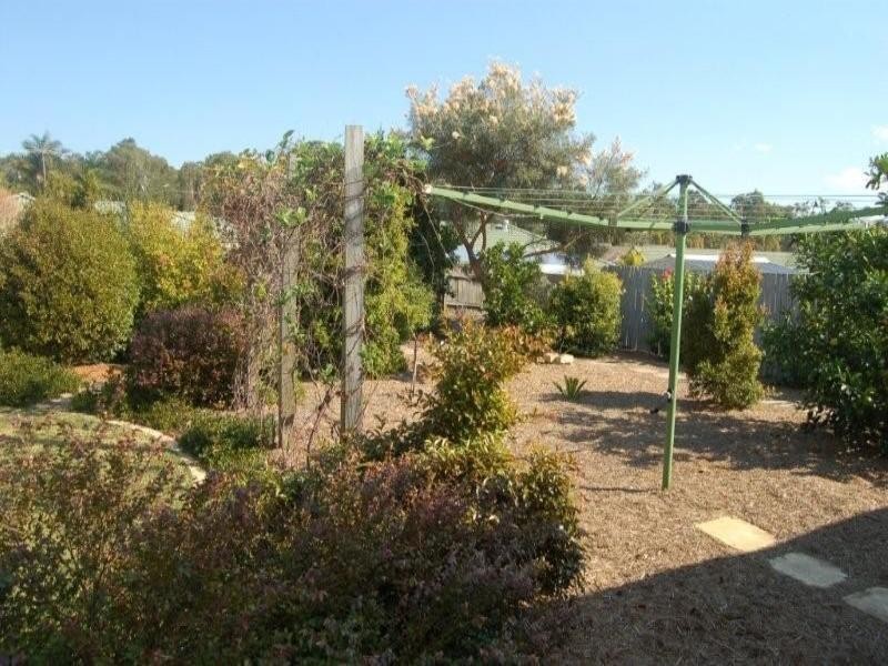 8 Mandeville Place, Regents Park QLD 4118