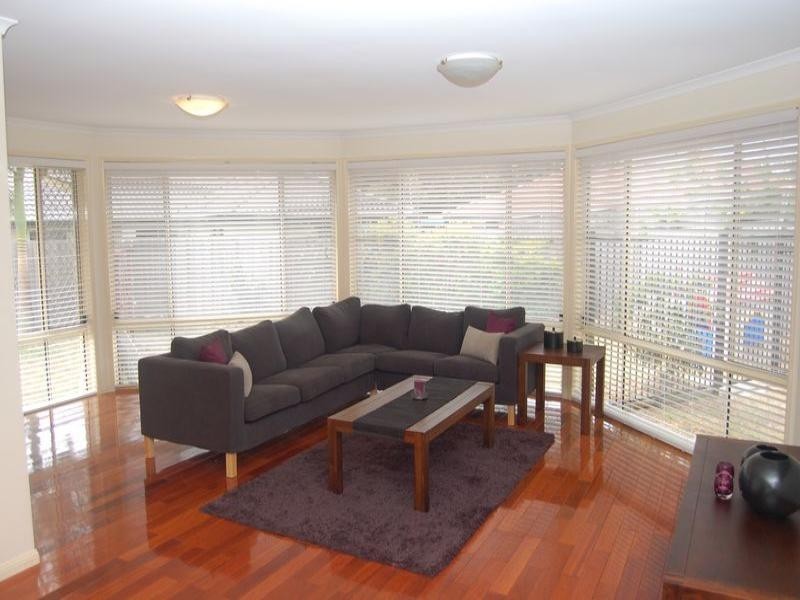 15 Standford Place, Regents Park QLD 4118