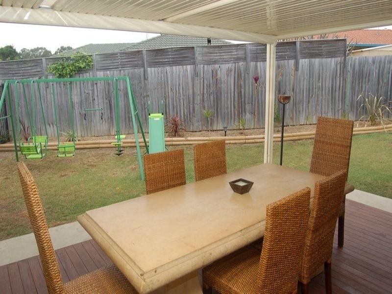 15 Standford Place, Regents Park QLD 4118