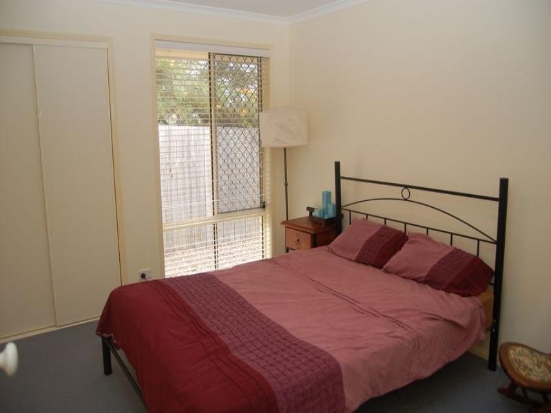 15 Standford Place, Regents Park QLD 4118