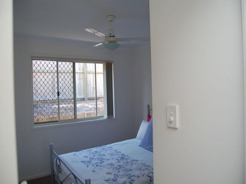 6 Rainbow Court, Regents Park QLD 4118