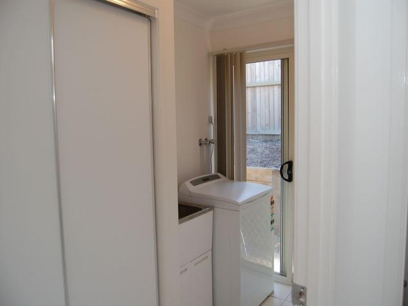 6 Rainbow Court, Regents Park QLD 4118