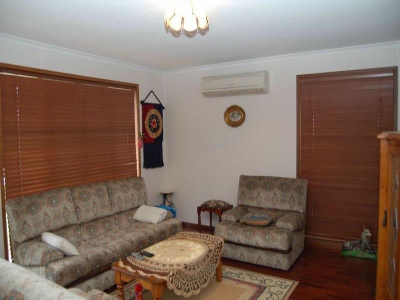 207 Waller Road, Regents Park QLD 4118
