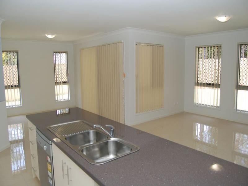 140 Middle Road, Boronia Heights QLD 4124