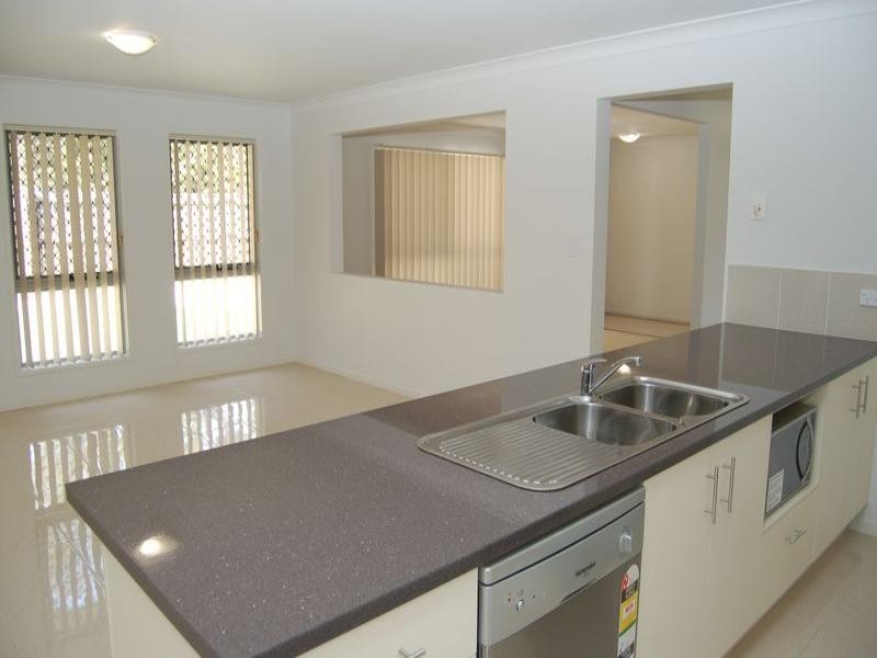 140 Middle Road, Boronia Heights QLD 4124