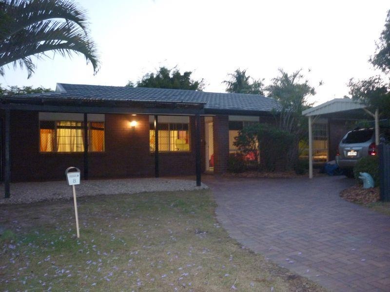 8 Danvers Court, Hillcrest QLD 4118
