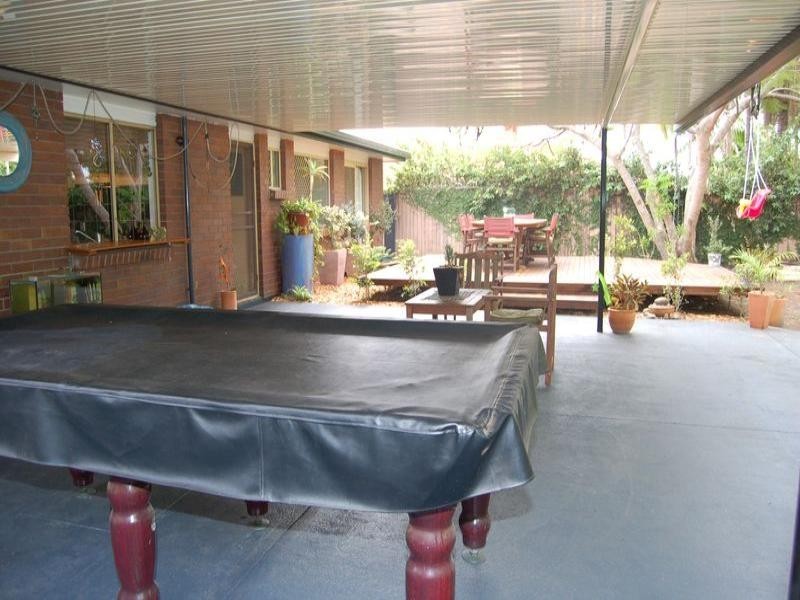 8 Danvers Court, Hillcrest QLD 4118