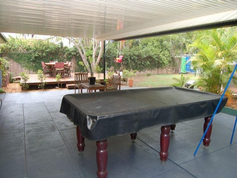 8 Danvers Court, Hillcrest QLD 4118