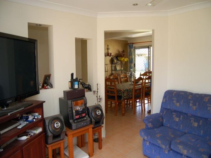 21 Silvertop Street, Hillcrest QLD 4118