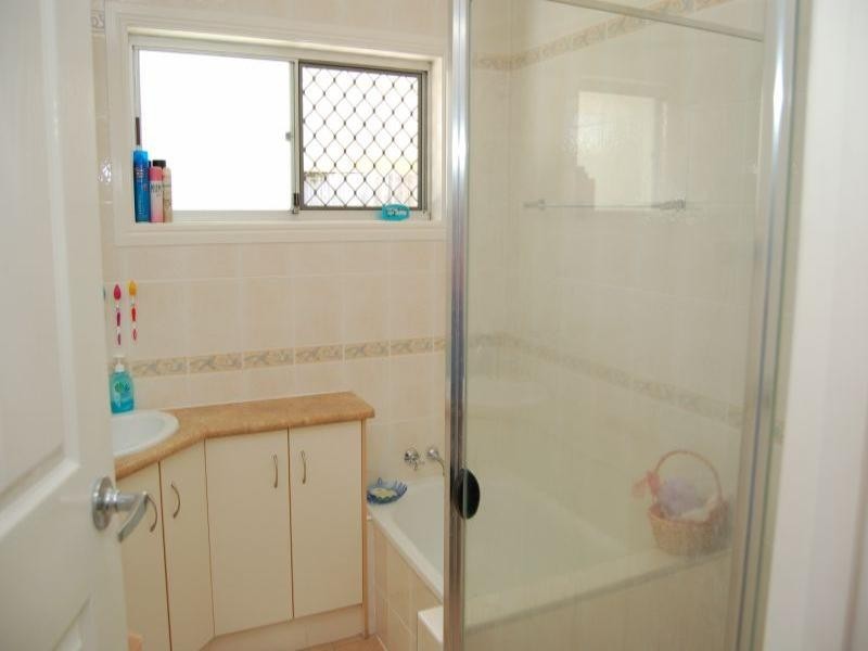 21 Silvertop Street, Hillcrest QLD 4118