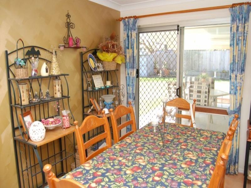 21 Silvertop Street, Hillcrest QLD 4118