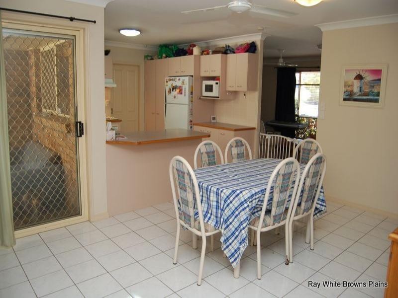 68 Bushland Drive, Regents Park QLD 4118