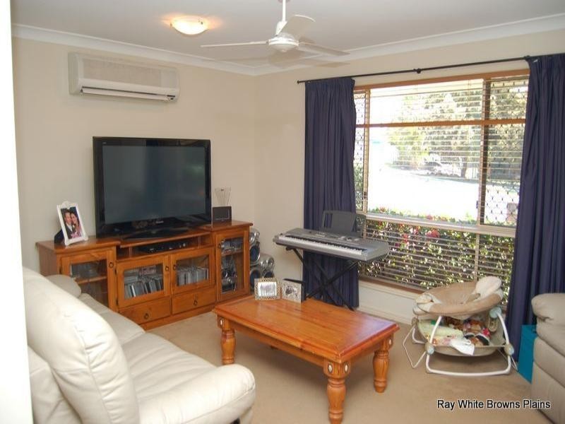 68 Bushland Drive, Regents Park QLD 4118