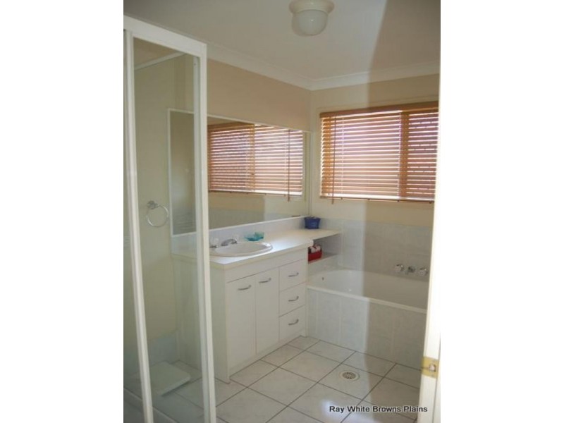 68 Bushland Drive, Regents Park QLD 4118