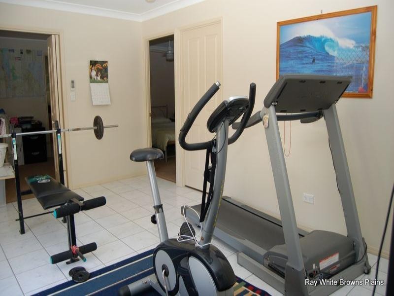 68 Bushland Drive, Regents Park QLD 4118