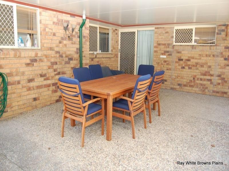 68 Bushland Drive, Regents Park QLD 4118