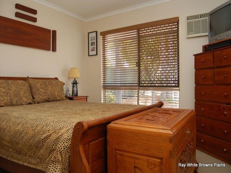 3 Stangate Street, Hillcrest QLD 4118