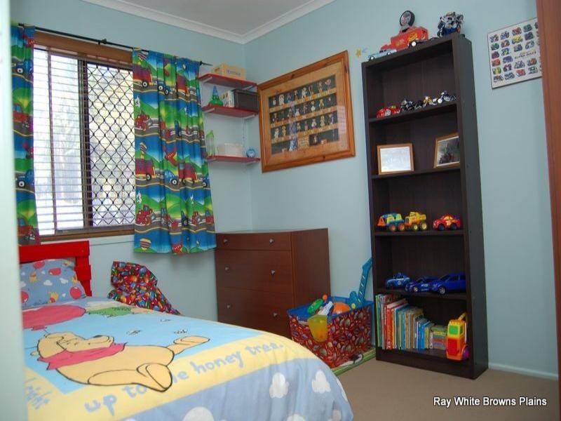 3 Stangate Street, Hillcrest QLD 4118