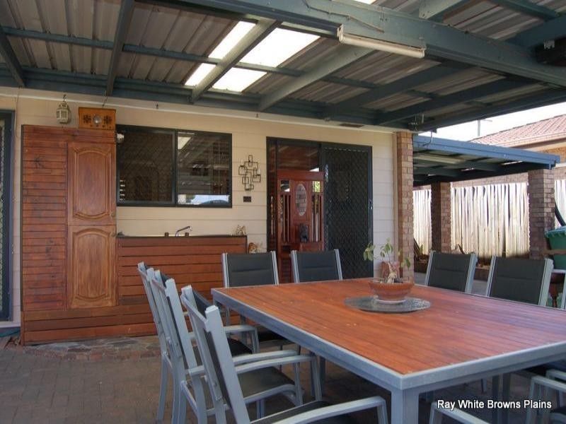 3 Stangate Street, Hillcrest QLD 4118