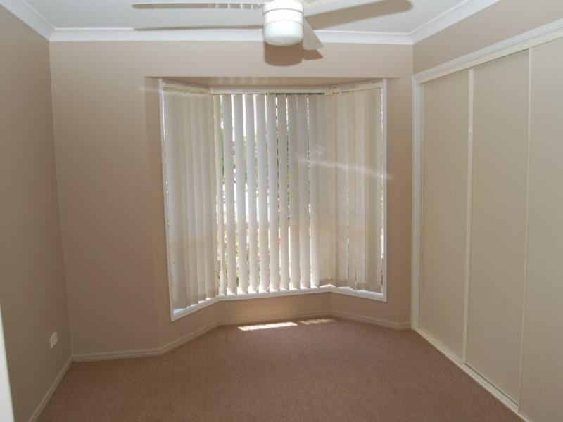 8 Isaac Court, Hillcrest QLD 4118