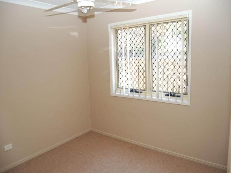 8 Isaac Court, Hillcrest QLD 4118