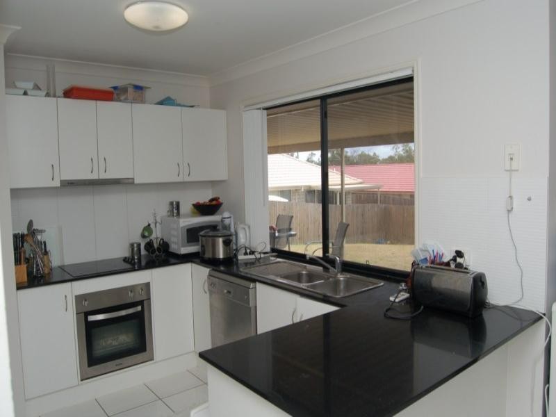 4 Marigold Avenue, Regents Park QLD 4118