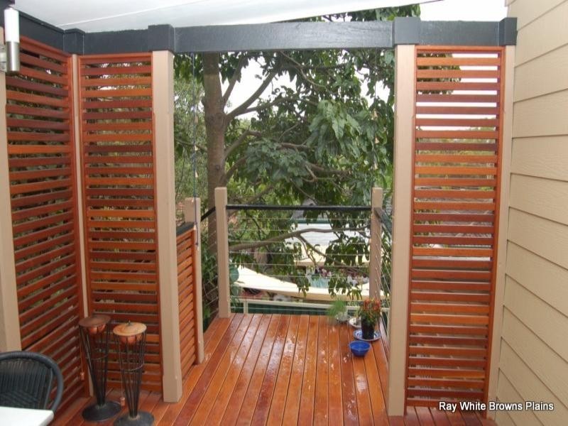 24 Pine Street, Hillcrest QLD 4118