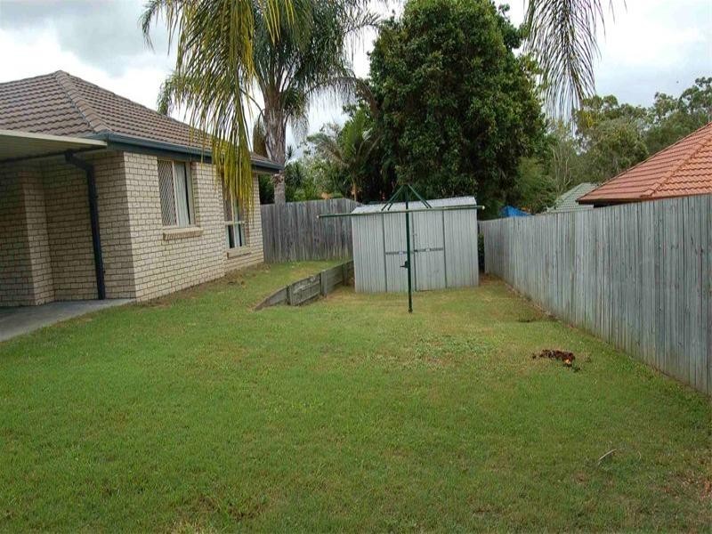 8 Sonorous Close, Regents Park QLD 4118