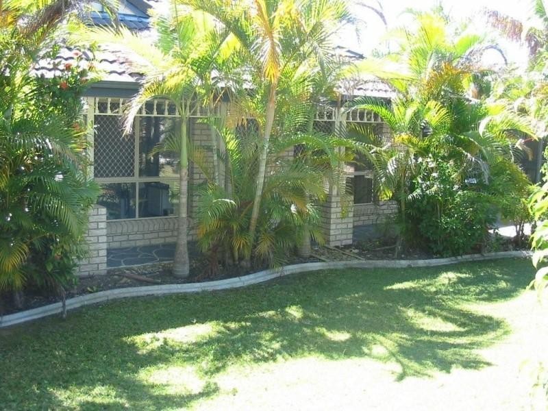 8 Sonorous Close, Regents Park QLD 4118