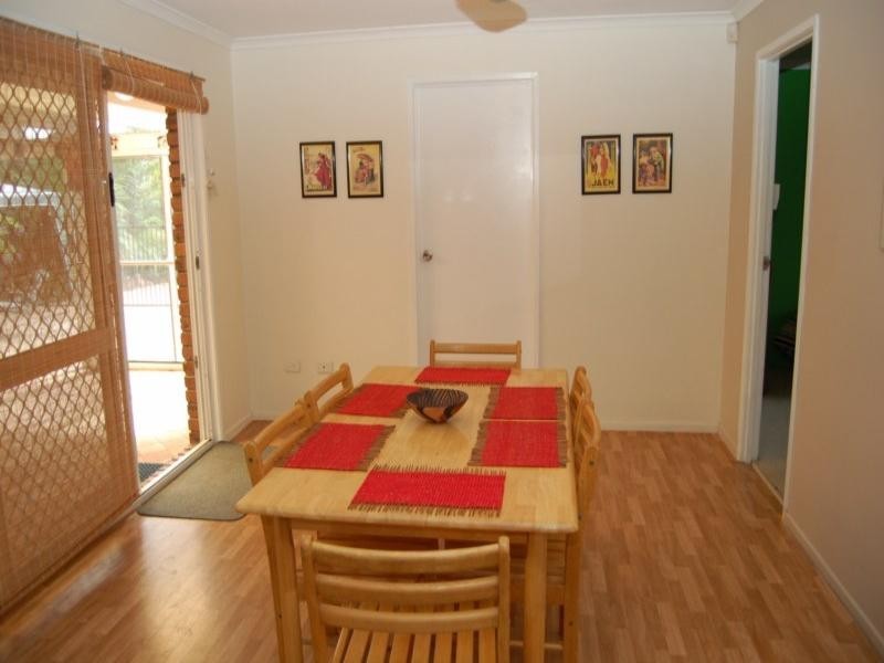 4 Kingvale Street, Regents Park QLD 4118